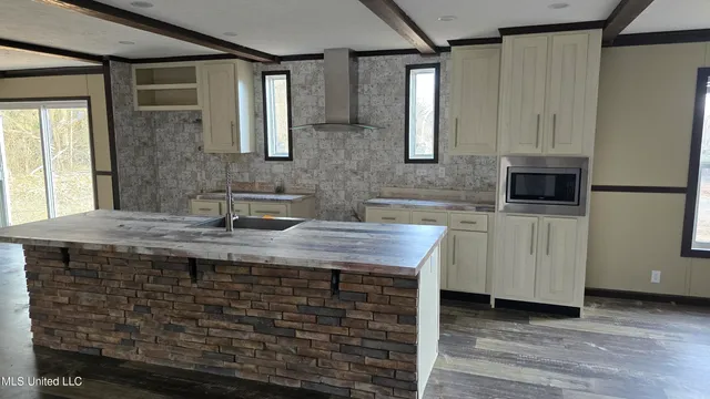 $190,000 | 1295 Hillside Road, Holcomb, MS 38940