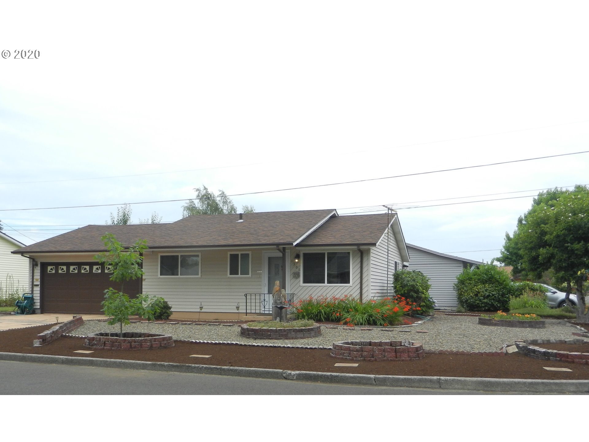 1301 Rainier Road Woodburn, OR 97071 - Photo 1 of 26 Gallery Image 1