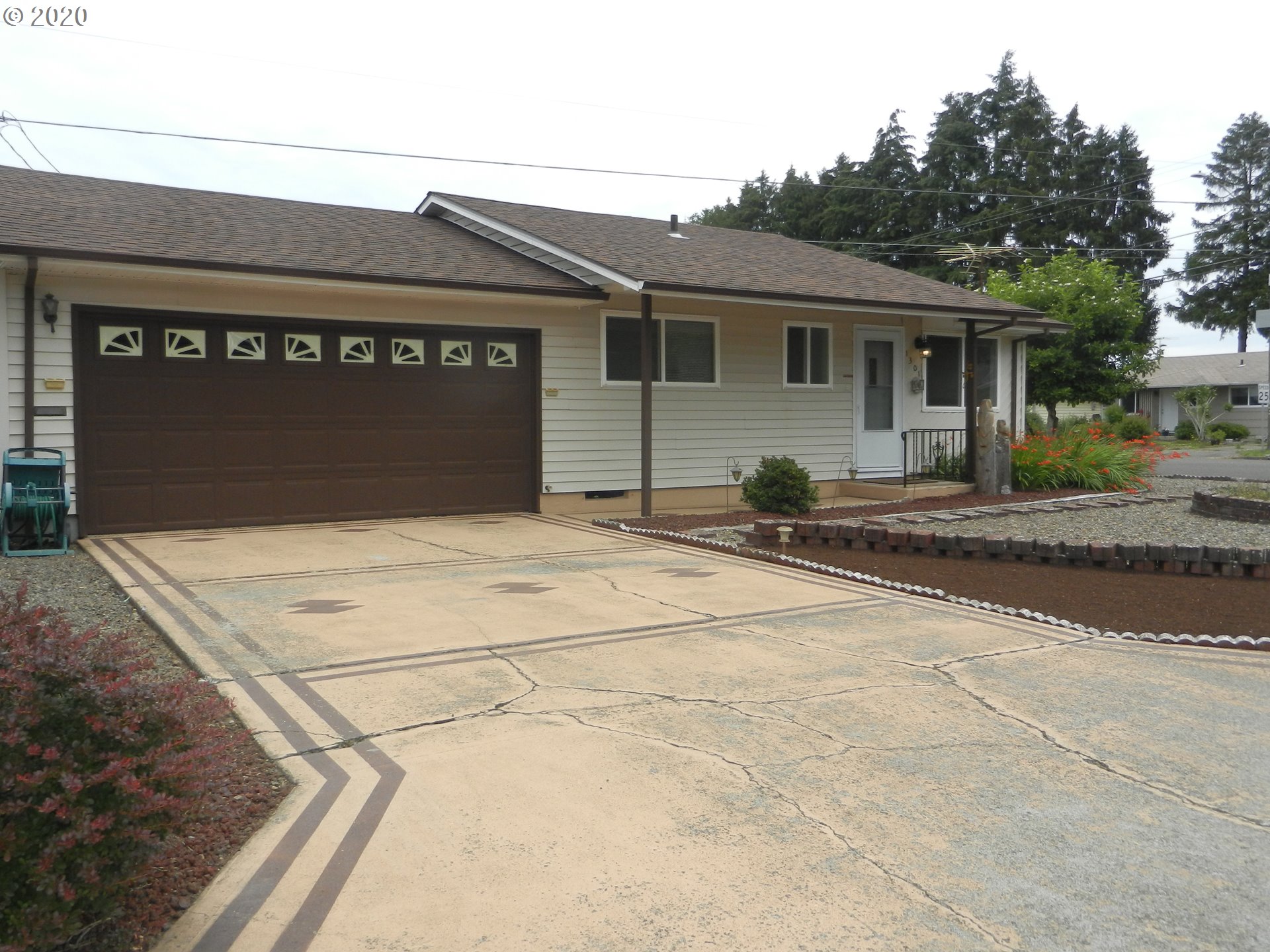 1301 Rainier Road Woodburn, OR 97071 - Photo 2 of 26 Gallery Image 2
