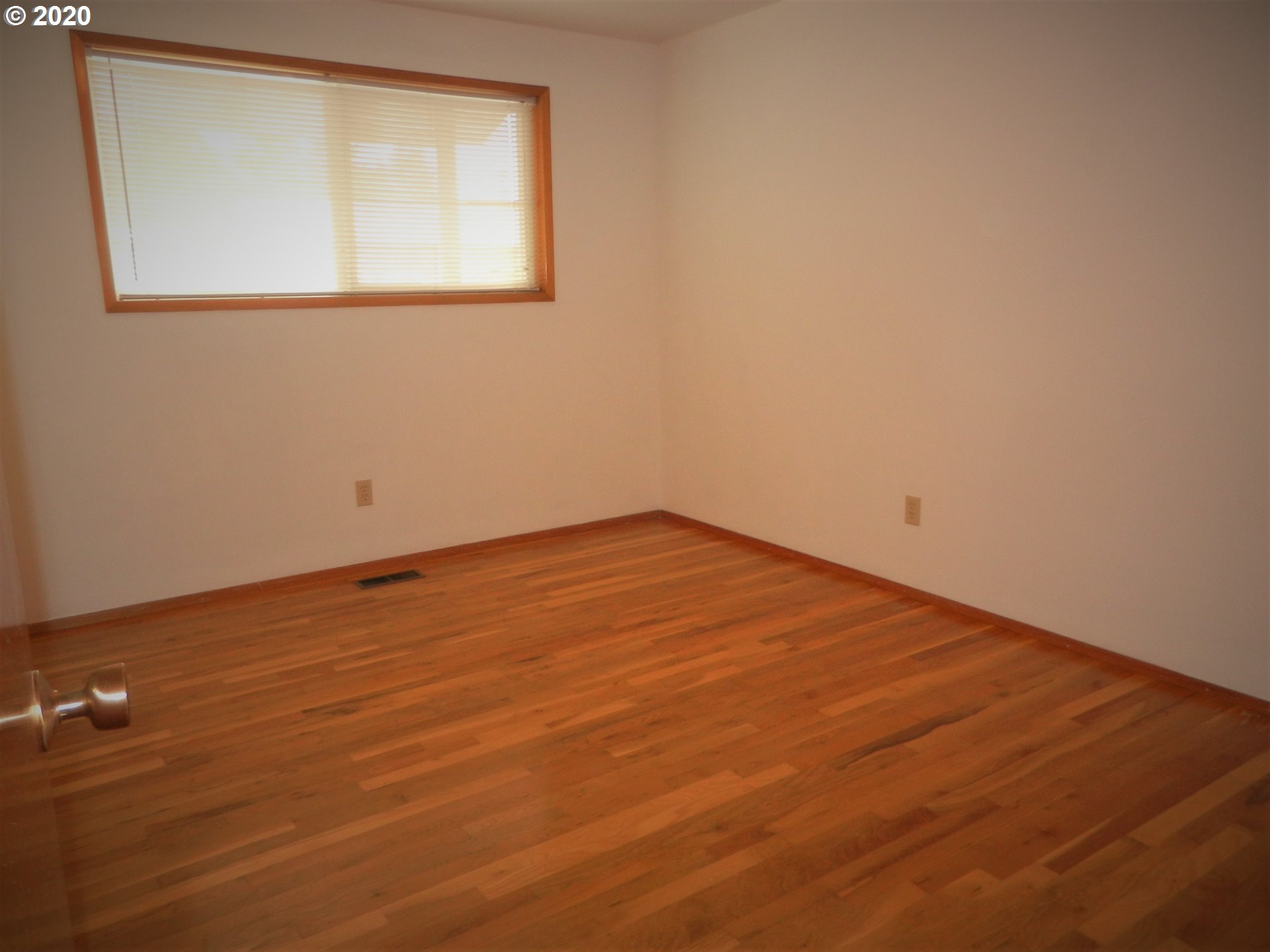 1301 Rainier Road Woodburn, OR 97071 - Photo 12 of 26 Gallery Image 12