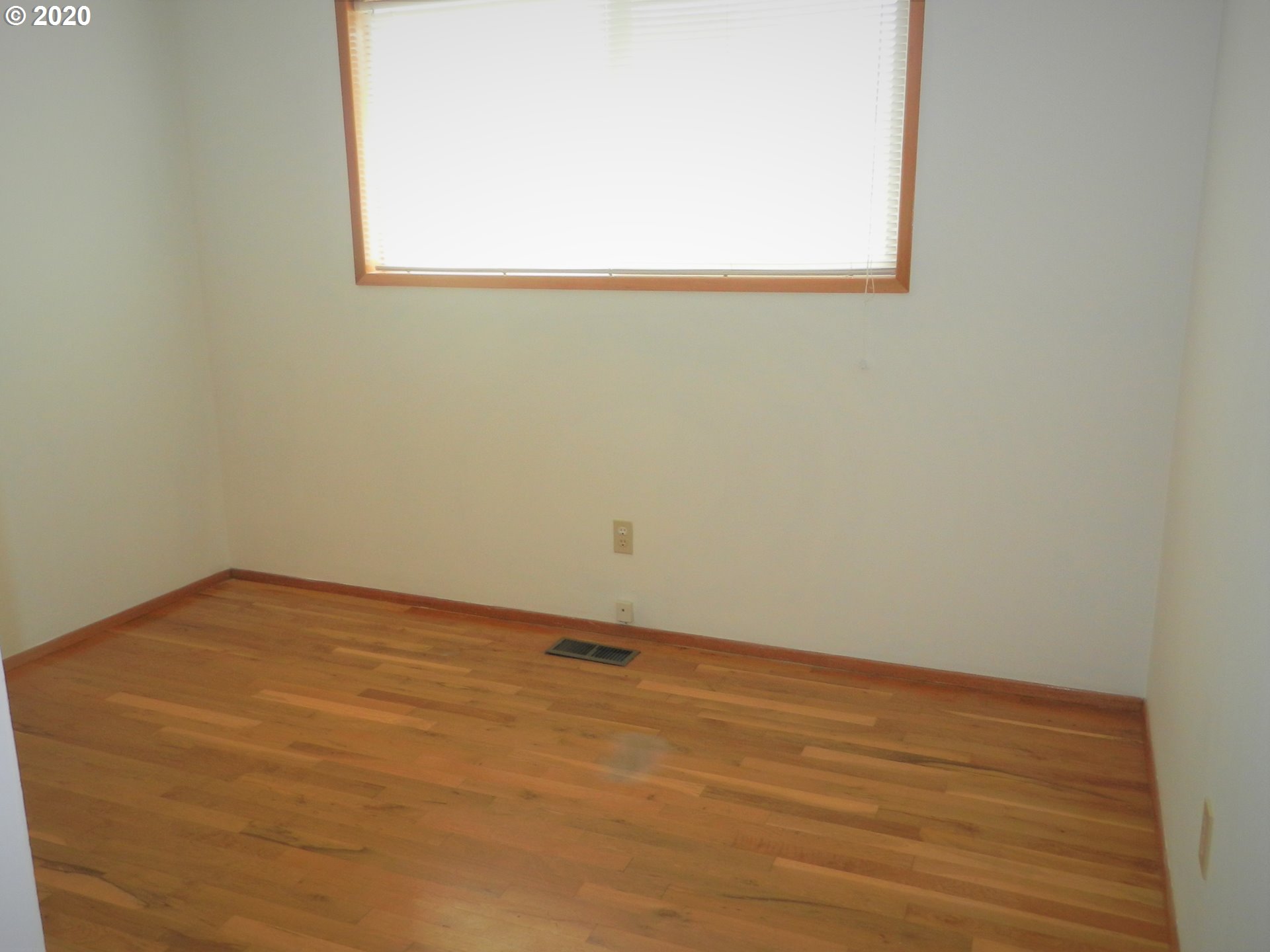 1301 Rainier Road Woodburn, OR 97071 - Photo 13 of 26 Gallery Image 13