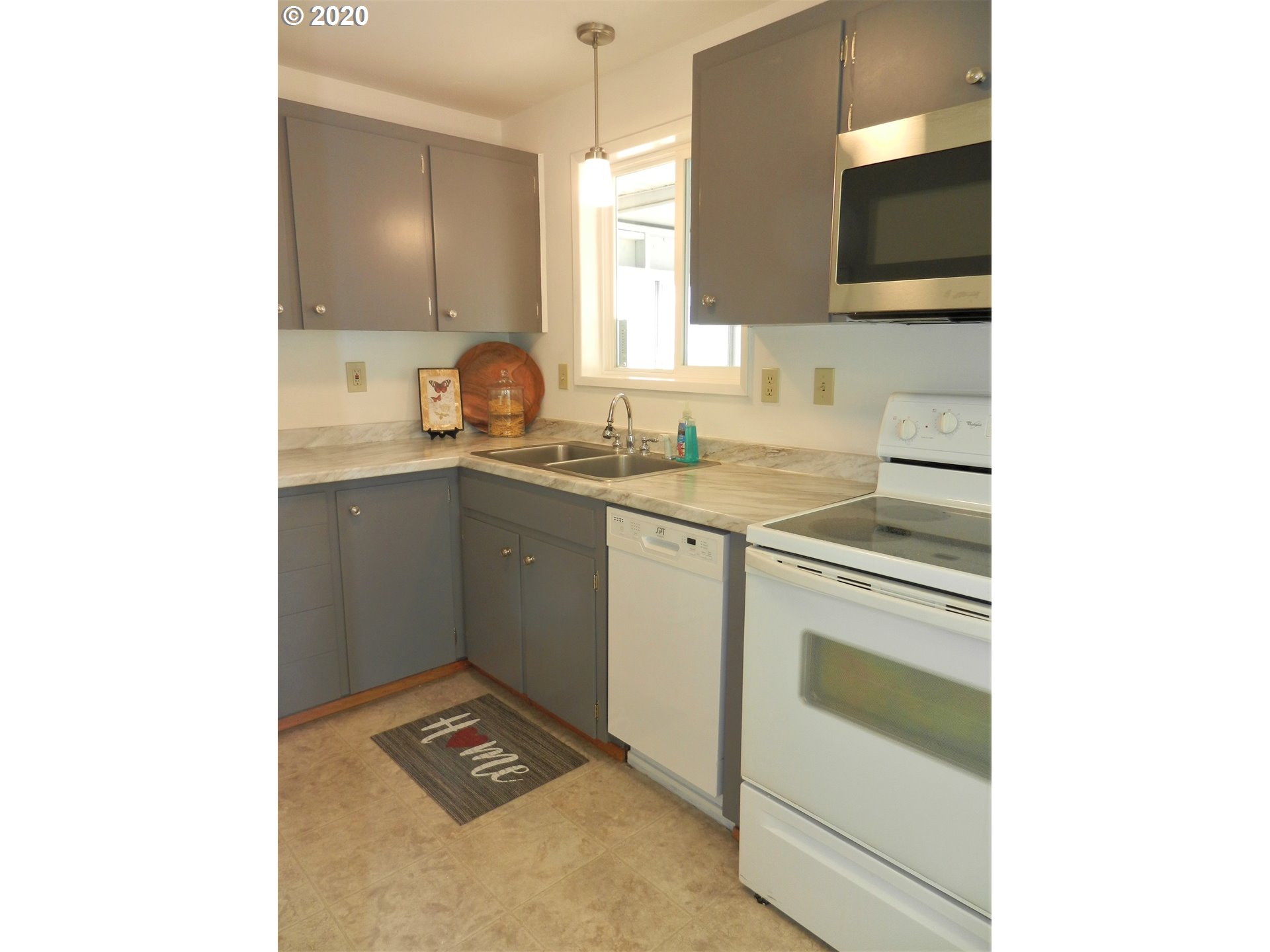 1301 Rainier Road Woodburn, OR 97071 - Photo 8 of 26 Gallery Image 8