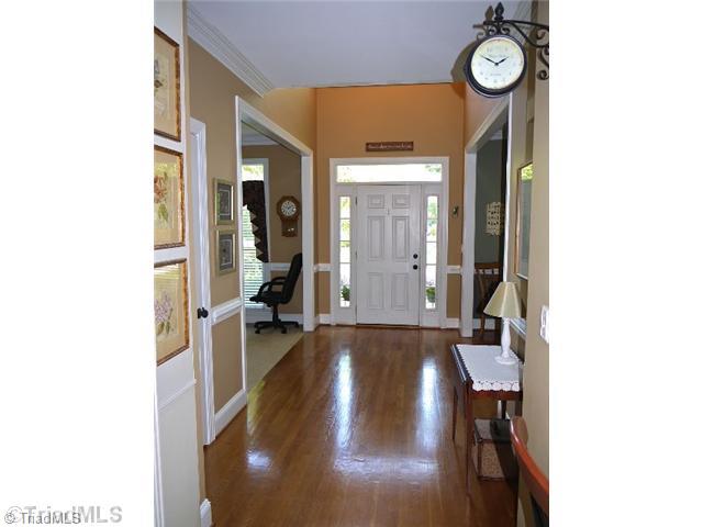2805 Norwell Court Oak Ridge, NC 27310 - Photo 4 of 16 Entry.