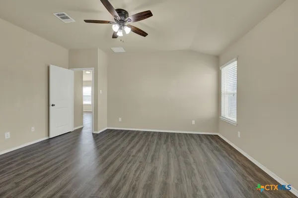 $1,695 | 1512 Doncaster Drive, Seguin, TX 78155
