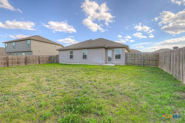$1,695 | 1512 Doncaster Drive, Seguin, TX 78155