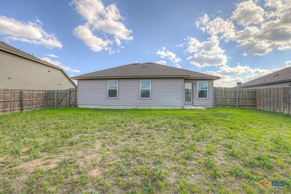 $1,695 | 1512 Doncaster Drive, Seguin, TX 78155