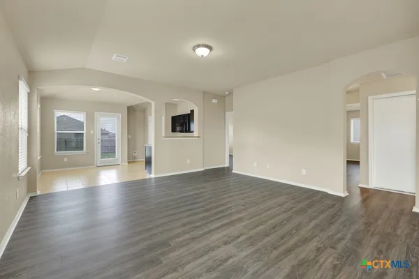 $1,695 | 1512 Doncaster Drive, Seguin, TX 78155