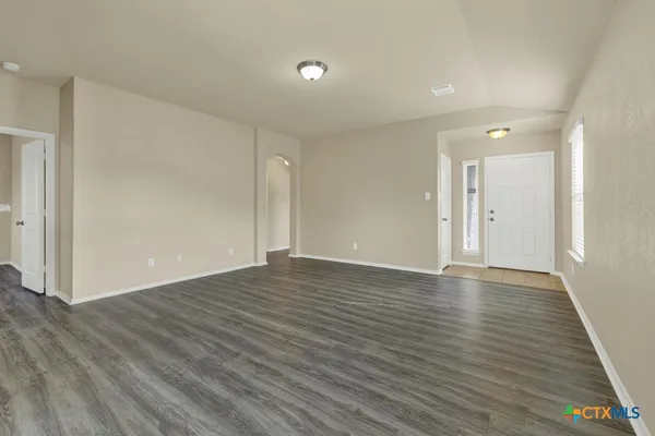 $1,695 | 1512 Doncaster Drive, Seguin, TX 78155