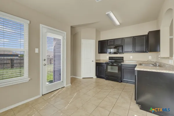 $1,695 | 1512 Doncaster Drive, Seguin, TX 78155