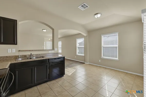 $1,695 | 1512 Doncaster Drive, Seguin, TX 78155