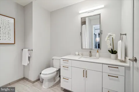 $3,060 | 1-5 Dock Street, Unit 2603, Philadelphia, PA 19106