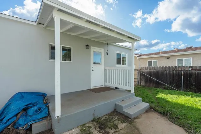 a view of a yard with a big yard