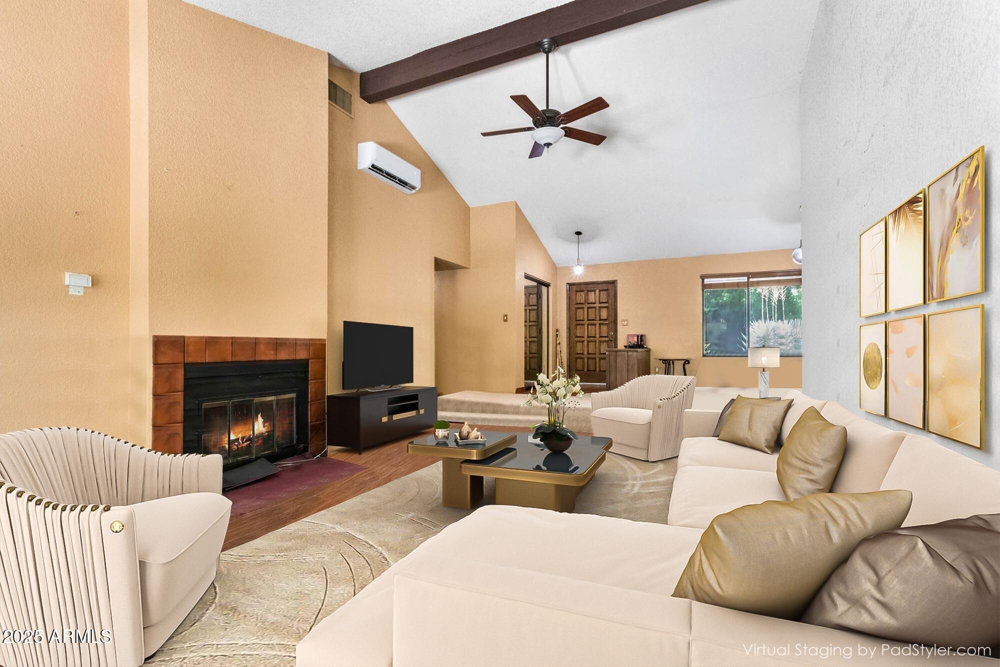 004_Living Room
