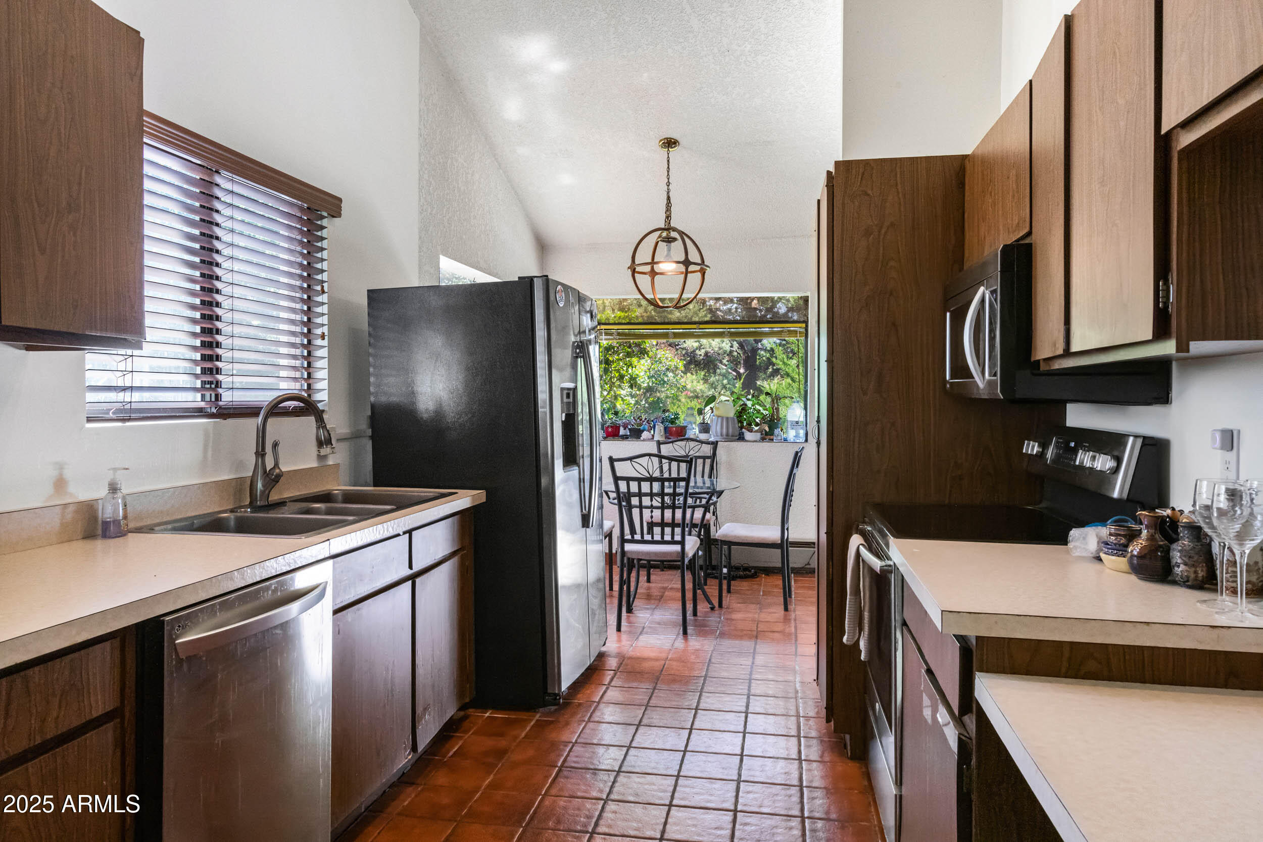 25 Courthouse Butte Road Sedona, AZ 86351 - Photo 8 of 39 008_Kitchen