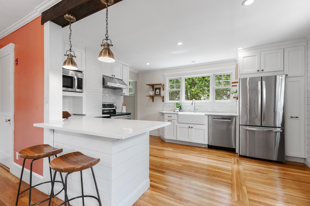 22 Prince Street Marblehead, MA 01945 - Photo 12 of 33