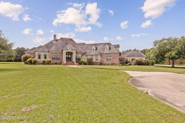 $609,507 | 301 Rue Novembre, Scott, LA 70583
