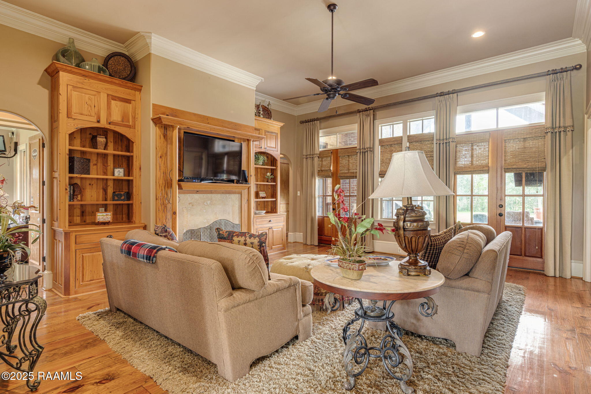 301 Rue Novembre Scott, LA 70583 - Photo 11 of 47 Living Room