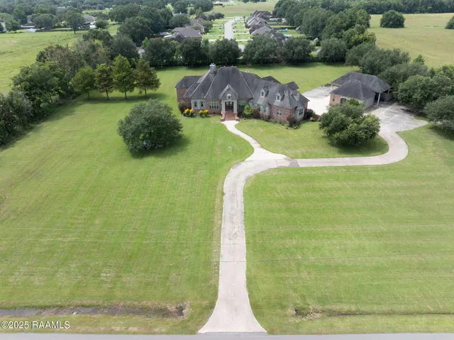 $609,507 | 301 Rue Novembre, Scott, LA 70583