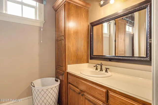 $609,507 | 301 Rue Novembre, Scott, LA 70583