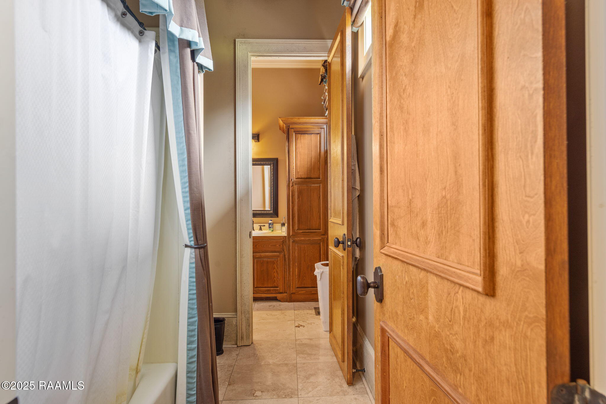 301 Rue Novembre Scott, LA 70583 - Photo 32 of 47 Jack and Jill Bath Wet Area