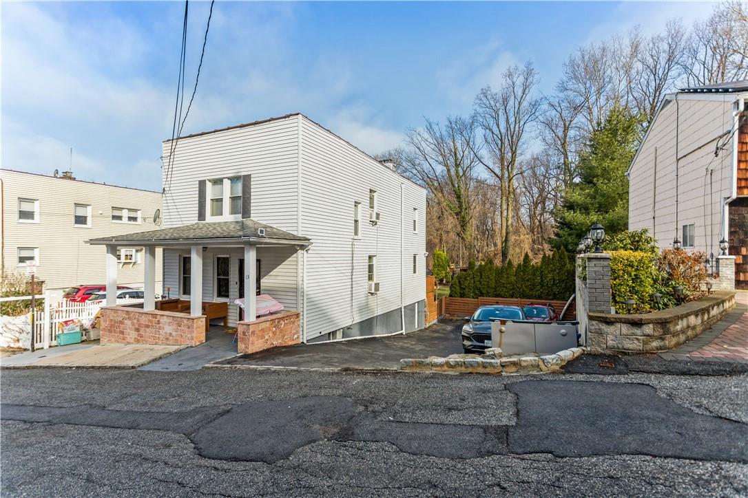13 Inwood Place New Rochelle, NY 10801 - Photo 1 of 1 Gallery Image 1