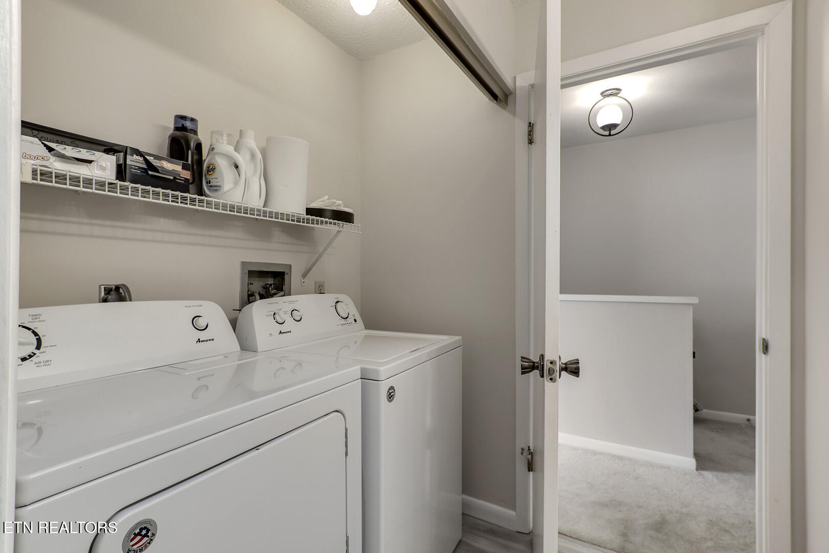 140 Brandeis Lane Oak Ridge, TN 37830 - Photo 28 of 37 29_BrandeisLane_140_FullBath-Laundry03