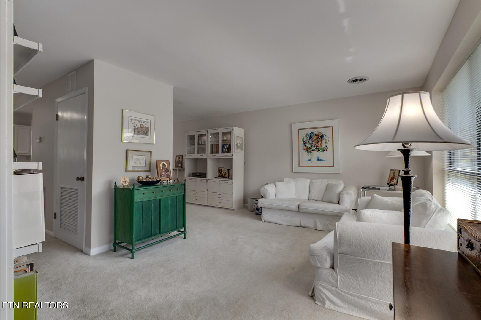 140 Brandeis Lane Oak Ridge, TN 37830 - Photo 4 of 37 04_BrandeisLane_140_Living01