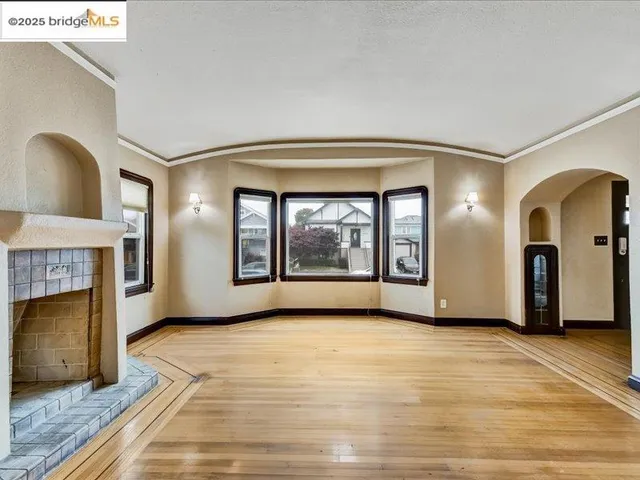 $995,000 | 4211 Market Street, Oakland, CA 94608