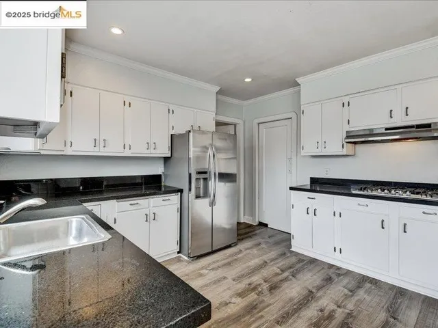 $995,000 | 4211 Market Street, Oakland, CA 94608
