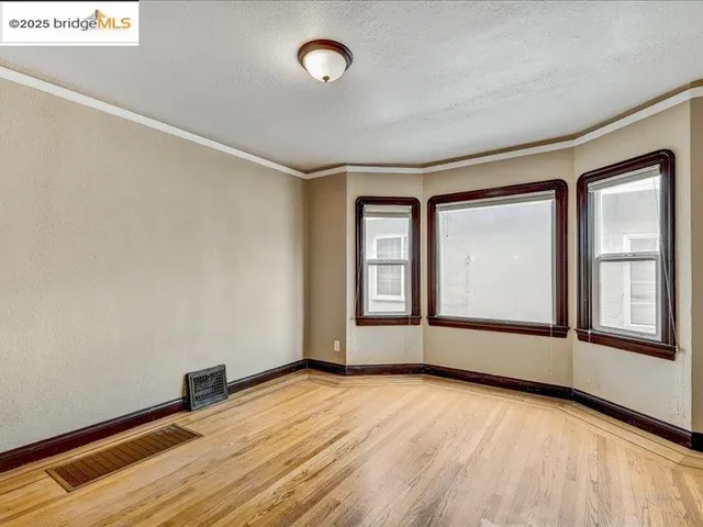 $995,000 | 4211 Market Street, Oakland, CA 94608