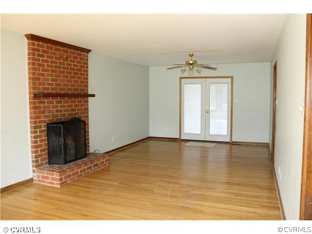 11400 Glendevon Road Chesterfield, VA 23838 - Photo 12 of 24 Den/Family/Great Room