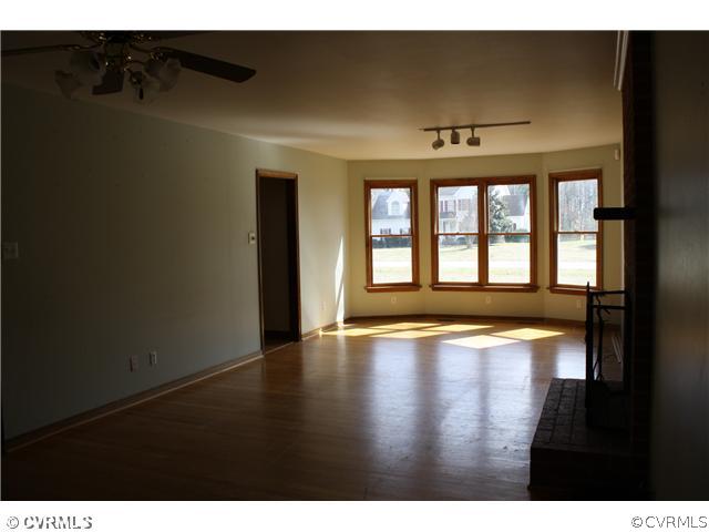 11400 Glendevon Road Chesterfield, VA 23838 - Photo 13 of 24 Den/Family/Great Room
