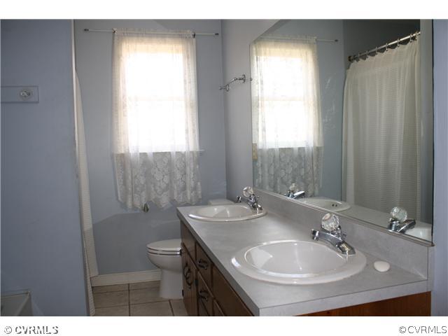 11400 Glendevon Road Chesterfield, VA 23838 - Photo 19 of 24 Master Bath