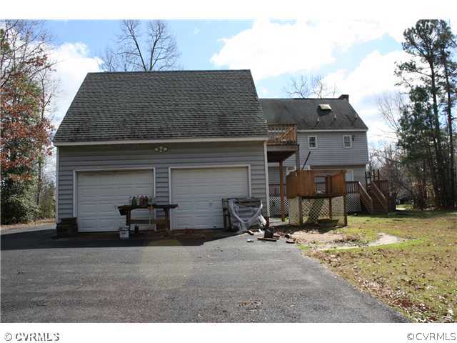 Parking Lot/Garage