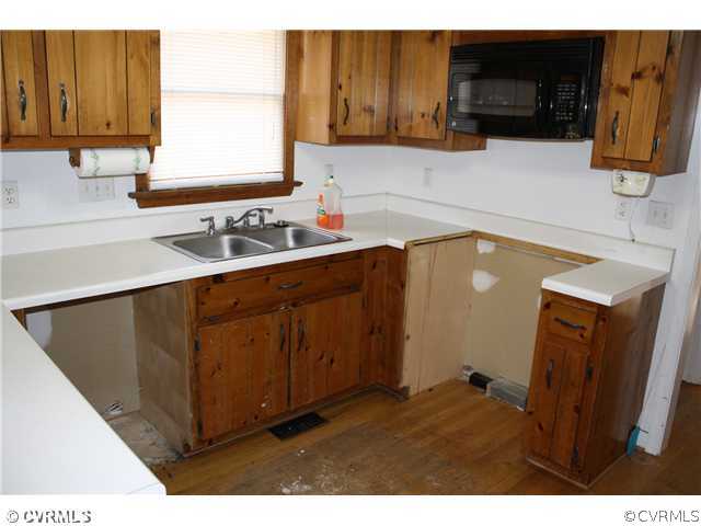 11400 Glendevon Road Chesterfield, VA 23838 - Photo 8 of 24 Cafeteria/Kitchen