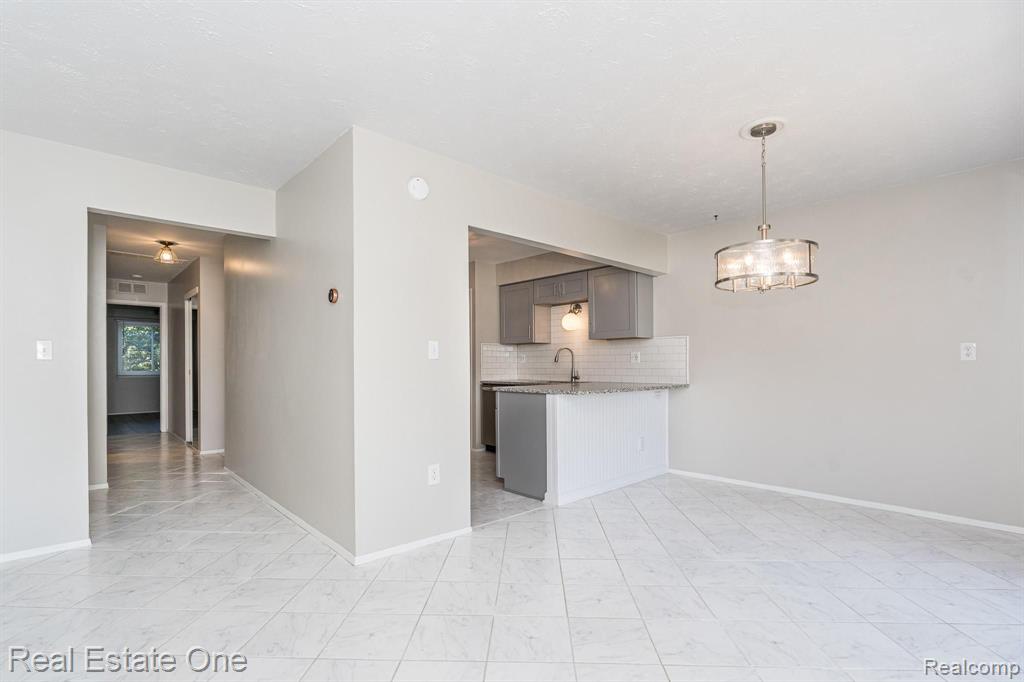 1677 Riverside Drive, Unit 16 Rochester Hills, MI 48309 - Photo 12 of 31