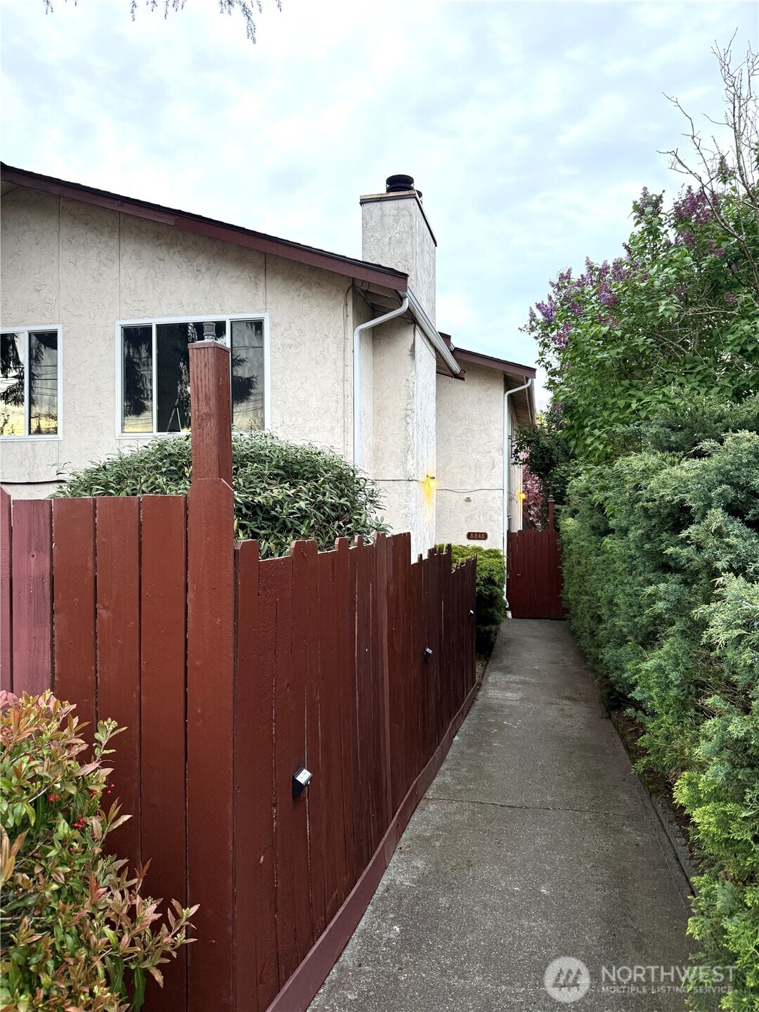 8848 Interlake Avenue North Seattle, WA 98103 - Photo 11 of 32