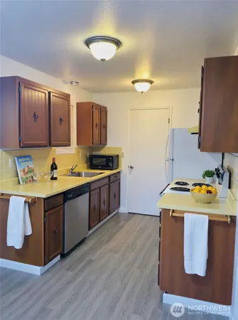 $1,398,000 | 8848 Interlake Avenue North, Seattle, WA 98103