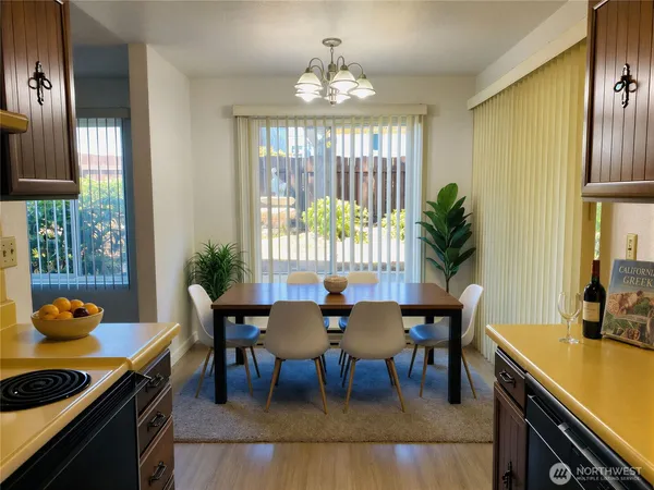 $1,398,000 | 8848 Interlake Avenue North, Seattle, WA 98103