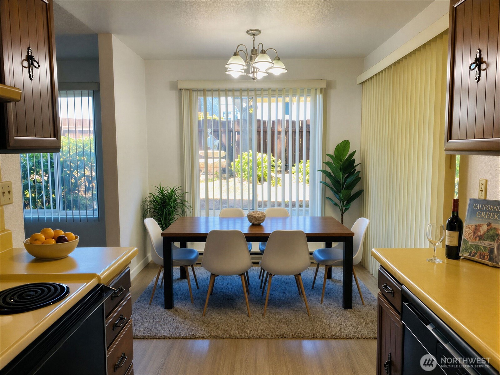 8848 Interlake Avenue North Seattle, WA 98103 - Photo 15 of 32