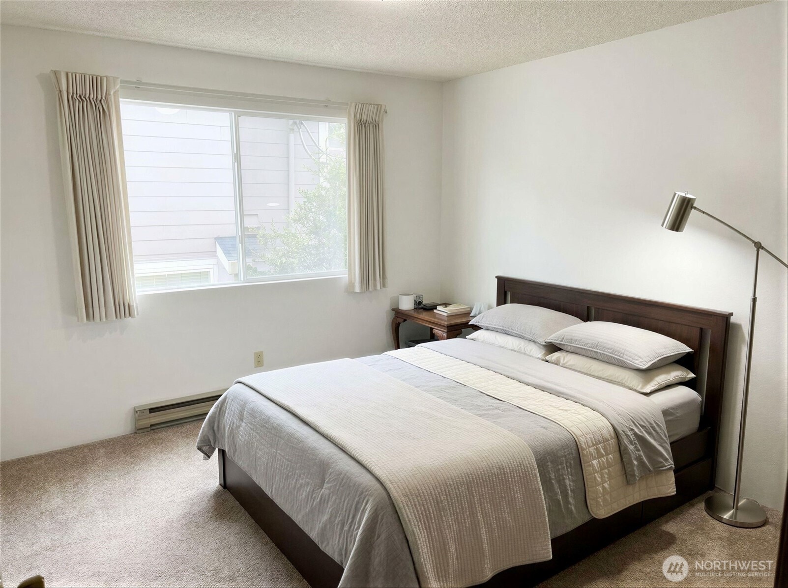 8848 Interlake Avenue North Seattle, WA 98103 - Photo 26 of 32
