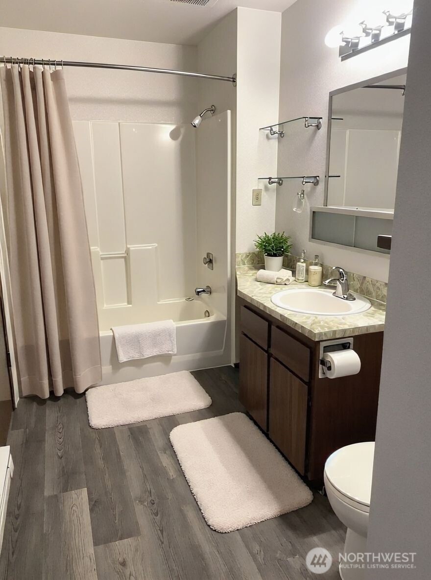 8848 Interlake Avenue North Seattle, WA 98103 - Photo 27 of 32