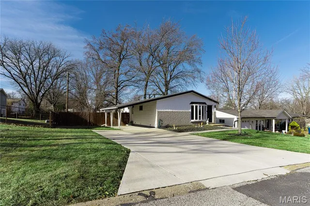 $315,000 | 1211 Fernleaf Drive, St. Louis, MO 63126