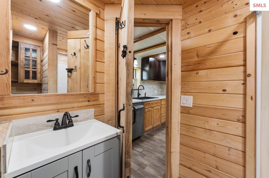 1532 Sunrise Road Bonners Ferry, ID 83805 - Photo 11 of 26 Gallery Image 11