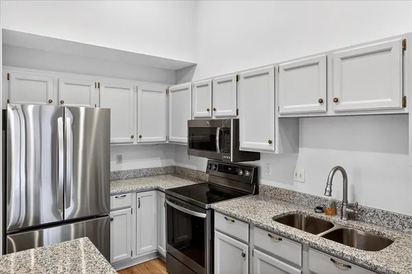 $289,900 | 7043 Polaris Lane North, Maple Grove, MN 55311