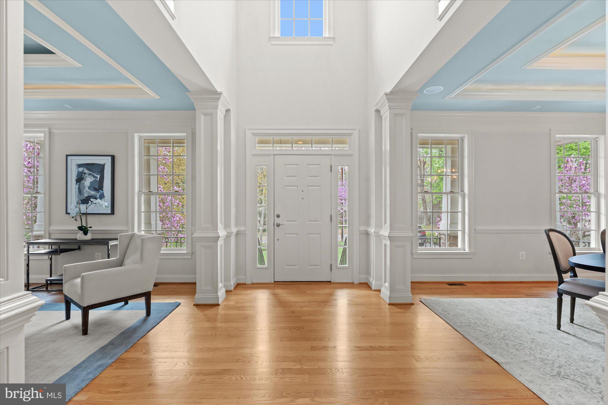 8709 Fort Hunt Road Alexandria, VA 22308 - Photo 3 of 48 Foyer