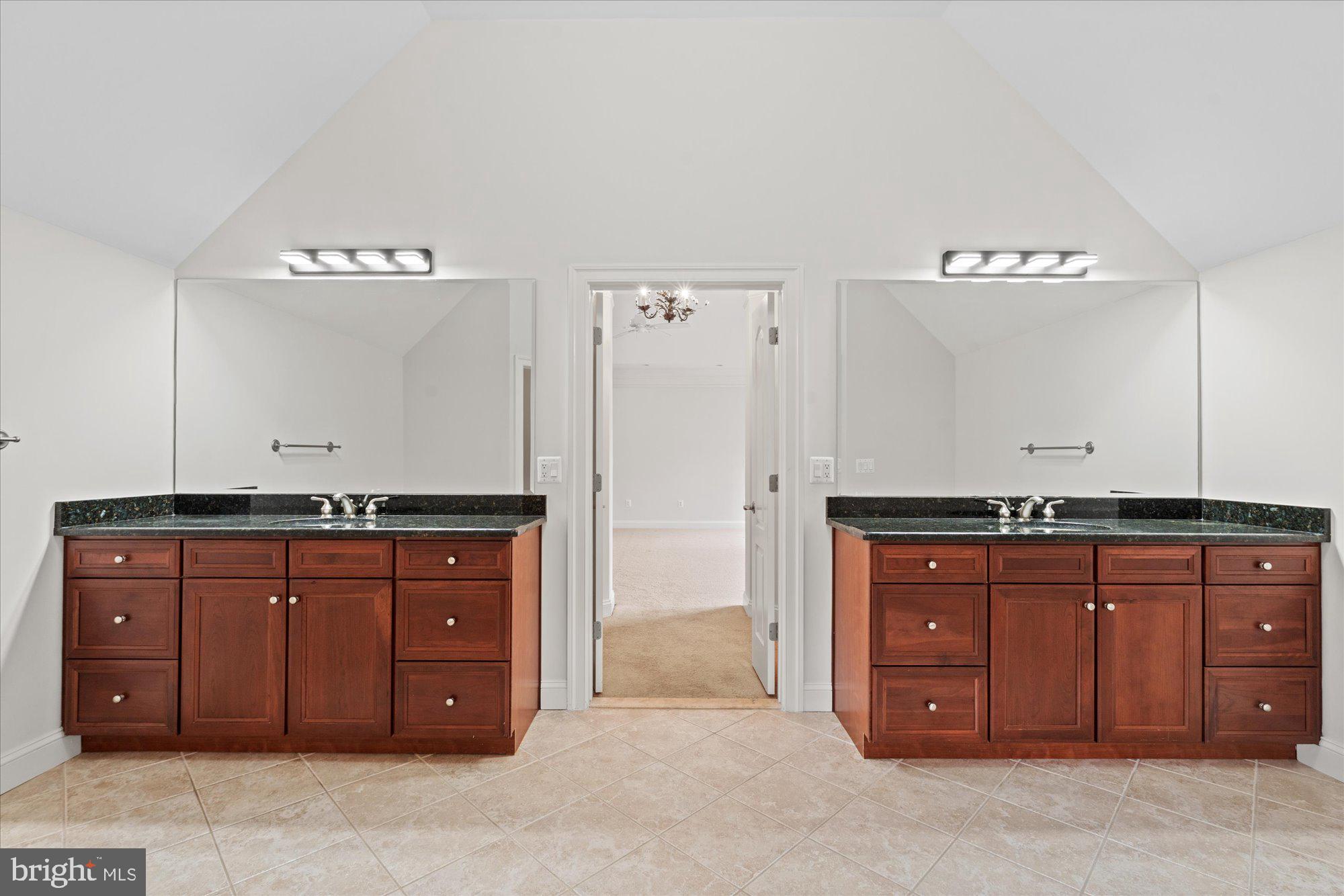 8709 Fort Hunt Road Alexandria, VA 22308 - Photo 31 of 48 Master bath