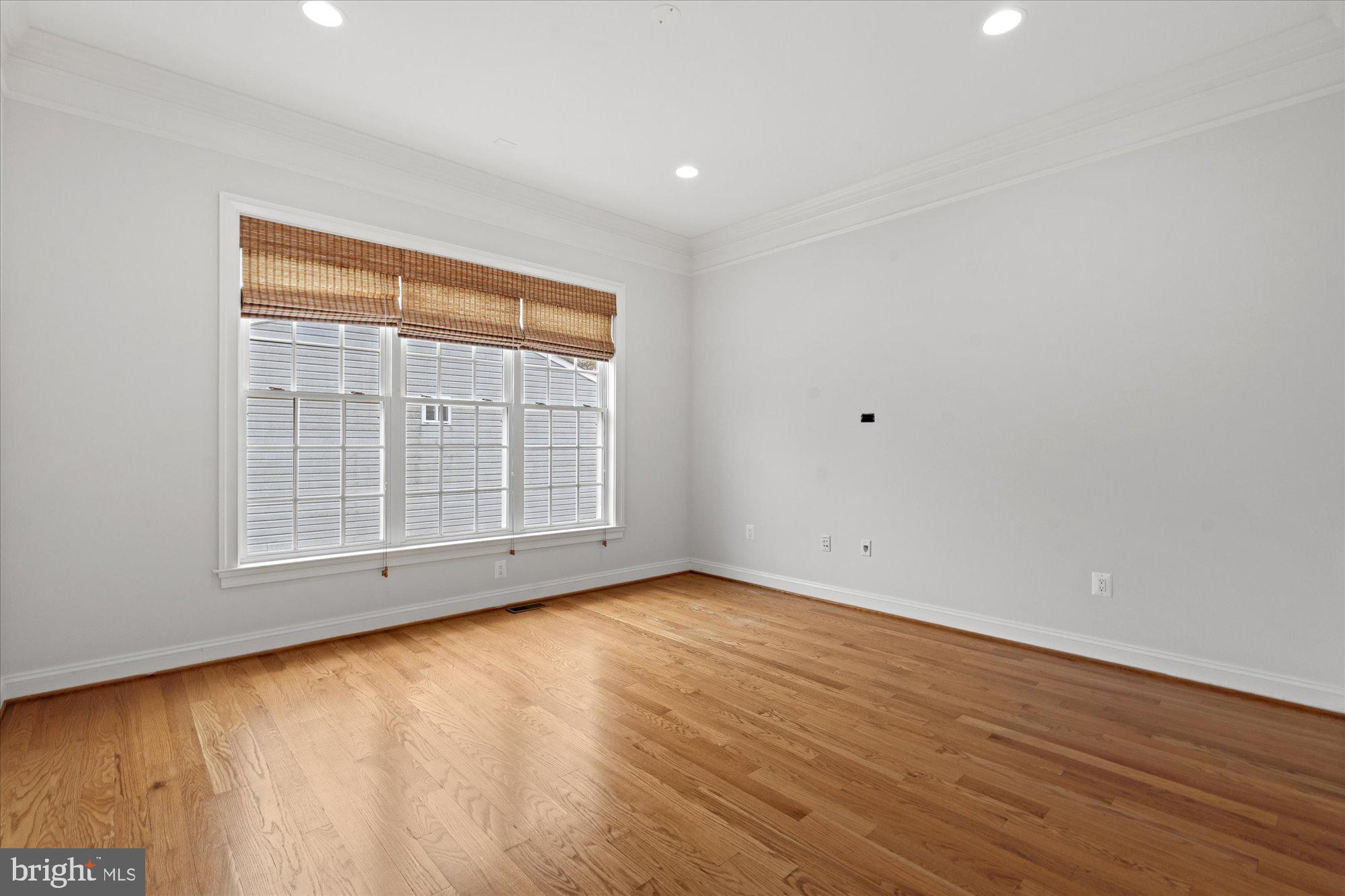 8709 Fort Hunt Road Alexandria, VA 22308 - Photo 32 of 48 Loft area on 3rd floor