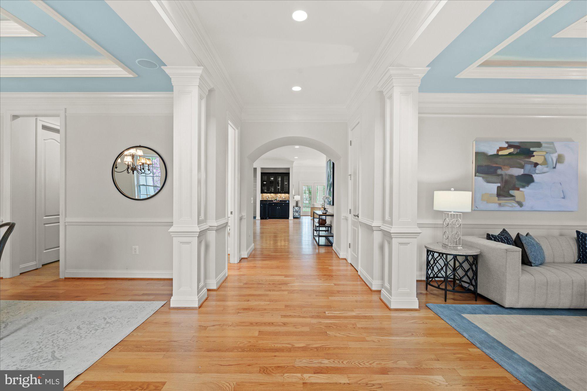8709 Fort Hunt Road Alexandria, VA 22308 - Photo 4 of 48 Grand entrance