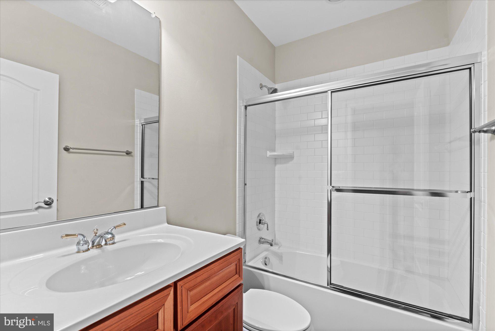 8709 Fort Hunt Road Alexandria, VA 22308 - Photo 41 of 48 Basement full bath
